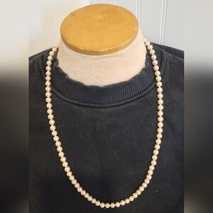 Source Unknown Elegant Cream Faux Pearl Necklace